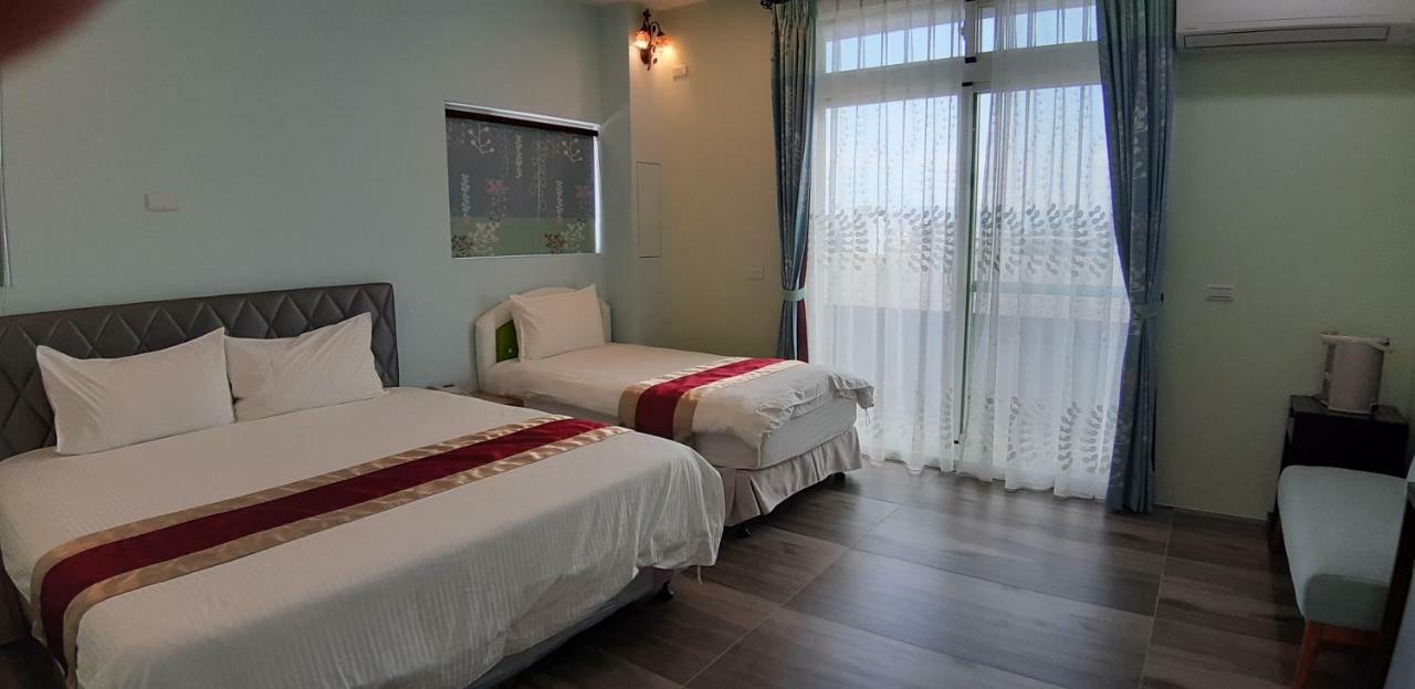 Xin Jing Zhan Homestay Hualien City Exterior photo